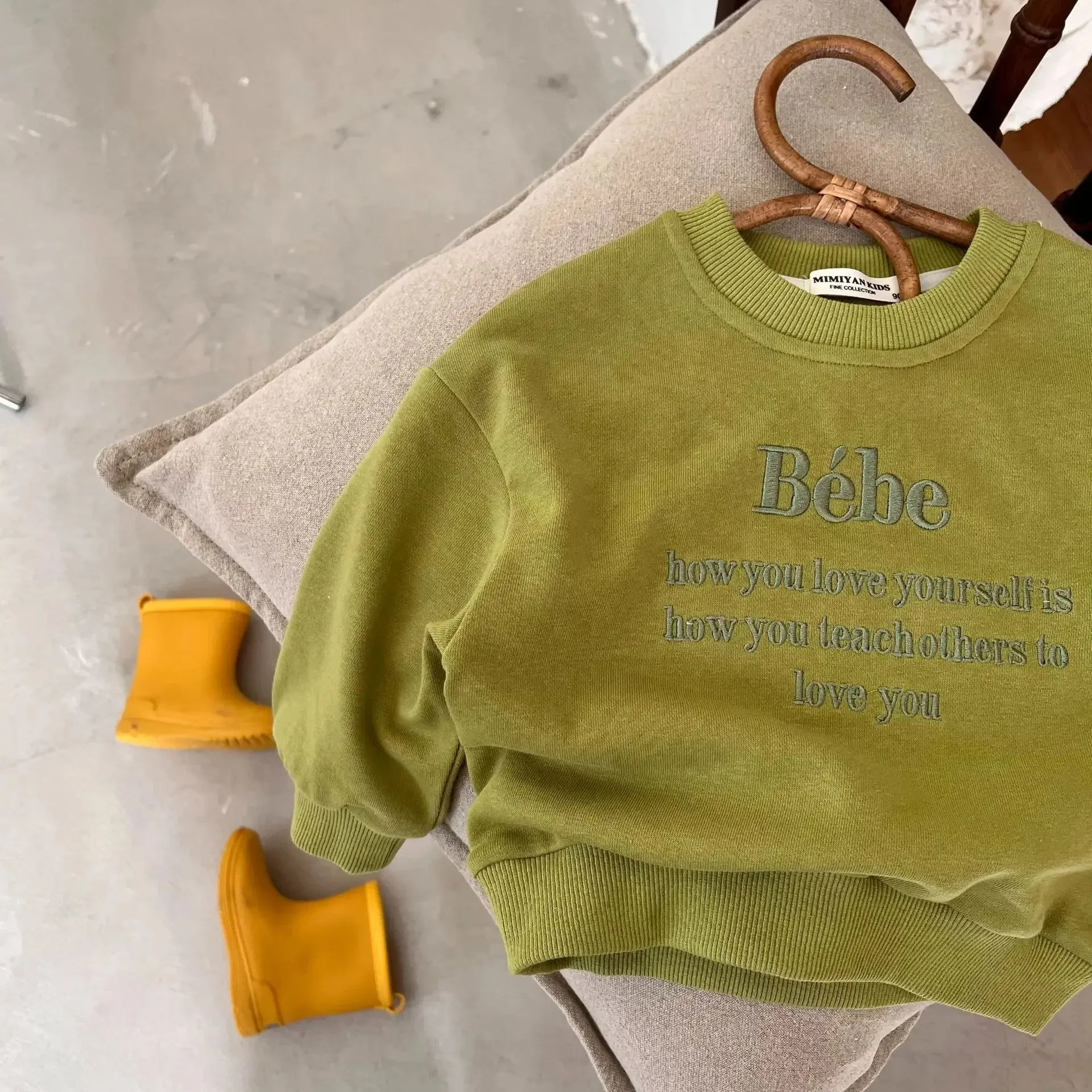 Children's Sweater 2023 Spring New Boys and Girls Alphabet Embroidery Sweater Baby round Neck Pullover Inner Wear