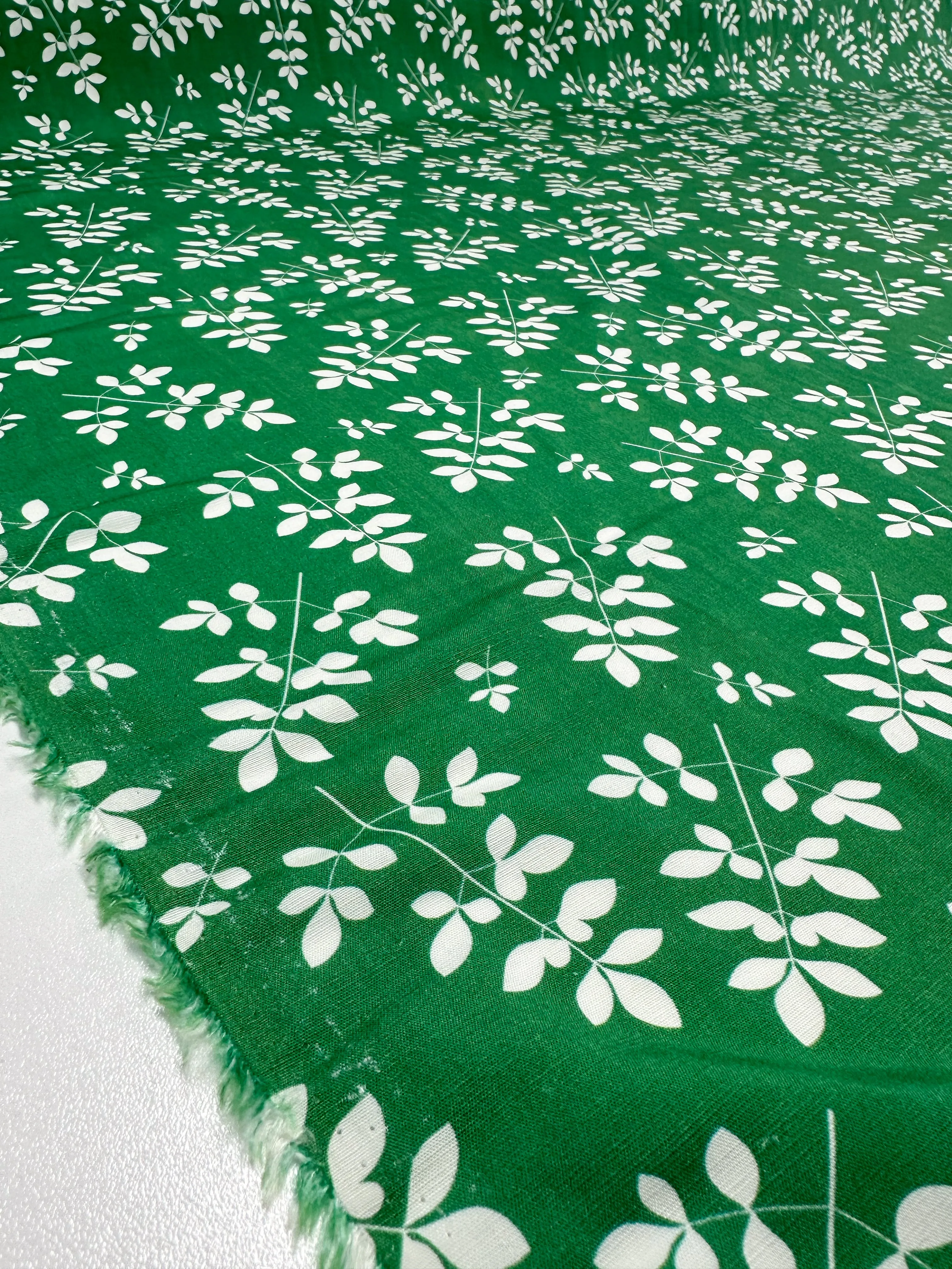 Linen Blend - Leafy - 145cm