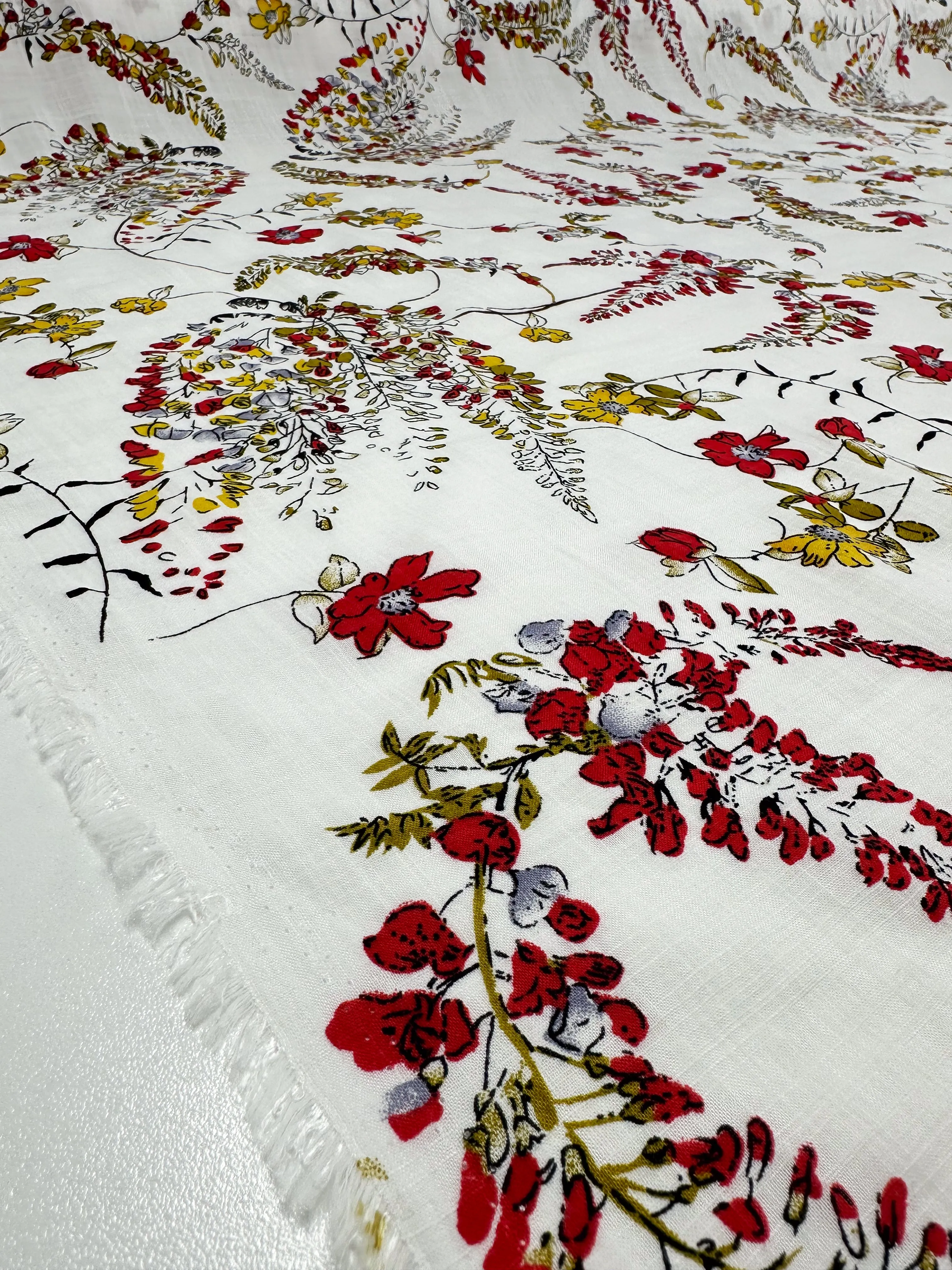 Linen Blend - Scarlet Vine - 145cm