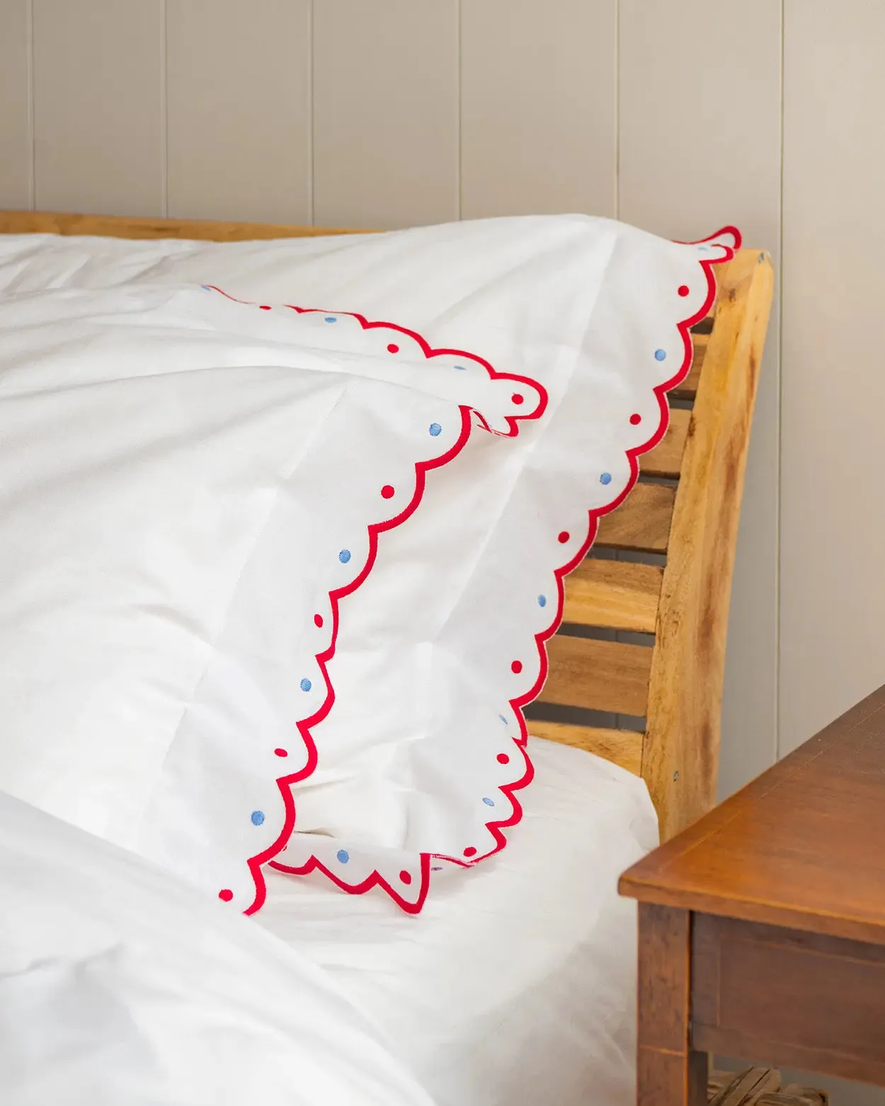 Red & Blue Scallop Bed Linen Set